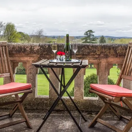 Chateau La Thuiliere 4*
