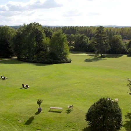 Couette-café Château La Thuilière