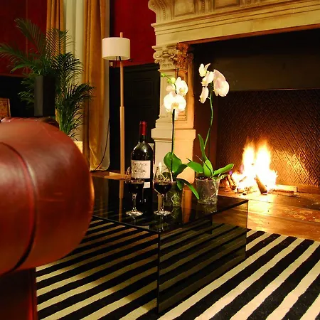 Couette-café Château La Thuilière