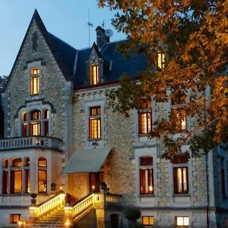 Couette-café Château La Thuilière 4*