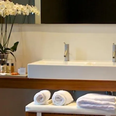Couette-café Château La Thuilière 4*
