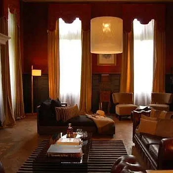 Couette-café Château La Thuilière