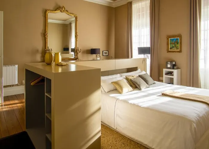 Chateau La Thuiliere Bed & Breakfast