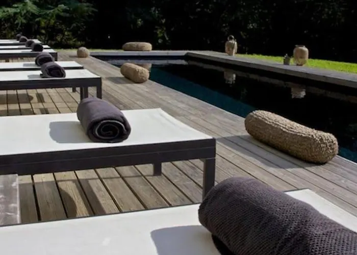 Chateau La Thuiliere Bed & Breakfast