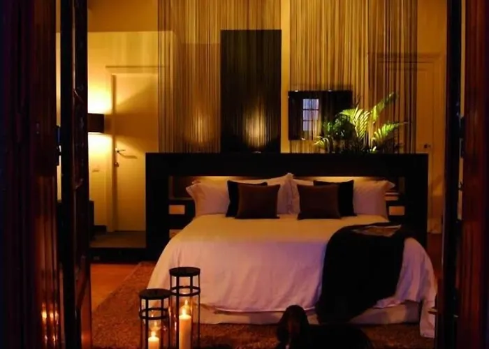 Chateau La Thuiliere Bed & Breakfast Saint-Front-de-Pradoux