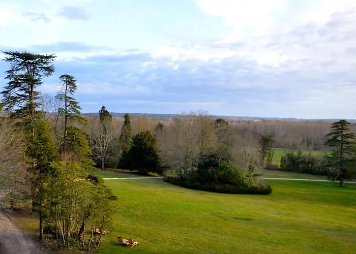 Chateau La Thuiliere 4* Saint-Front-de-Pradoux