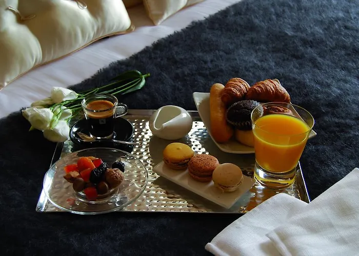 Bed & Breakfast Chateau La Thuiliere