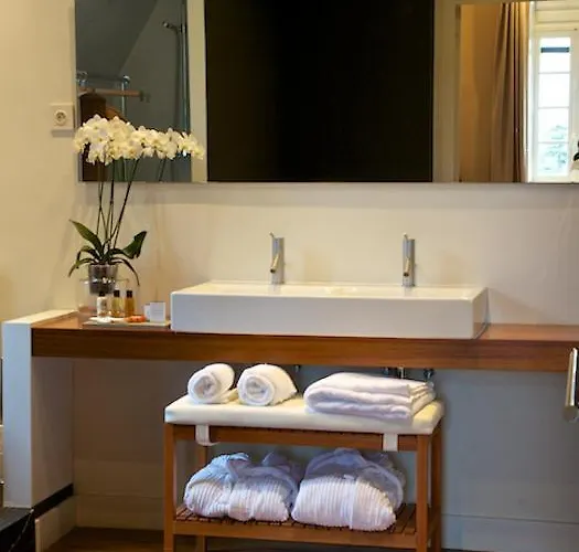 Chateau La Thuiliere Bed & Breakfast