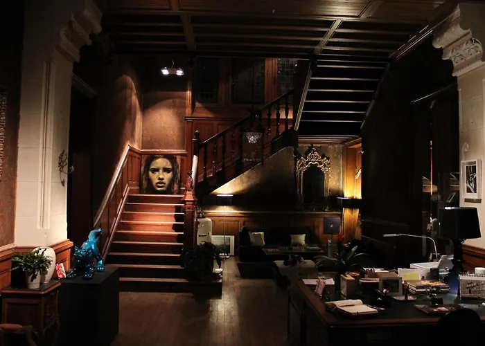 Chateau La Thuiliere 4*