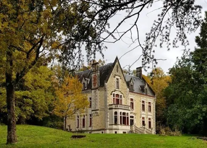 Chateau La Thuiliere Bed & Breakfast