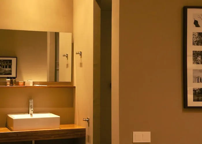 Chateau La Thuiliere Bed & Breakfast